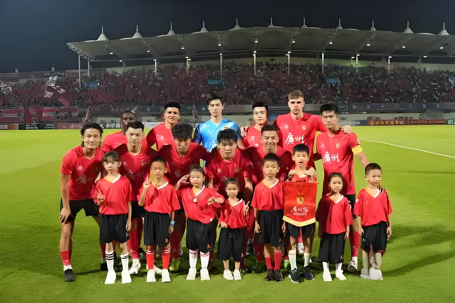 Kaiyun网站-包含中超赛程吃紧，广州队今晨造点机会，更衣室稳定，资深球员宣示担当的词条